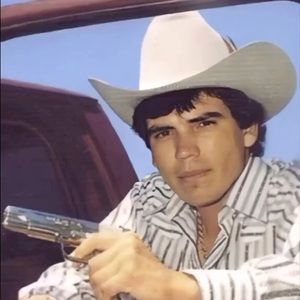 Meet your Posher, Cesar